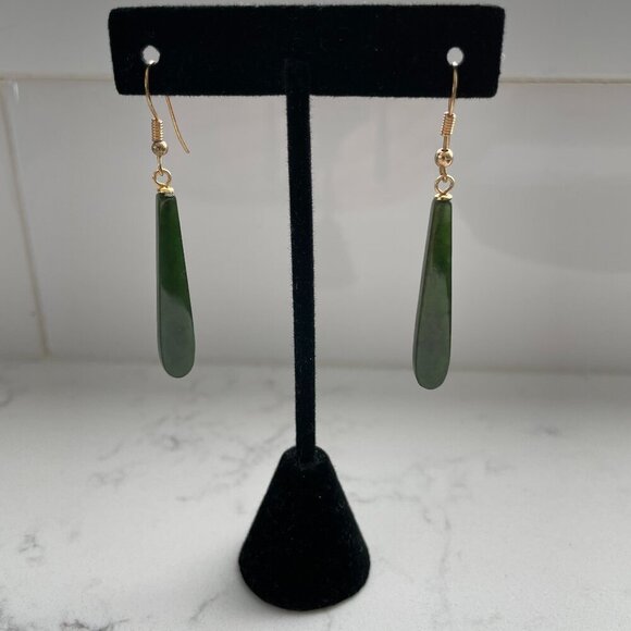 Vintage Dangle Jade Earrings w Gold Tone Shepard Hooks Sz OS - no markings - Picture 1 of 7